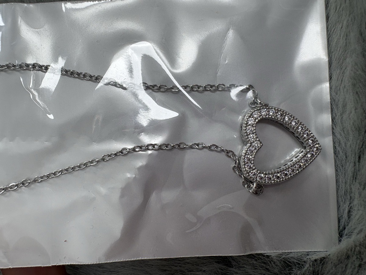 COLLAR CORAZÓN PANDORA PLATA