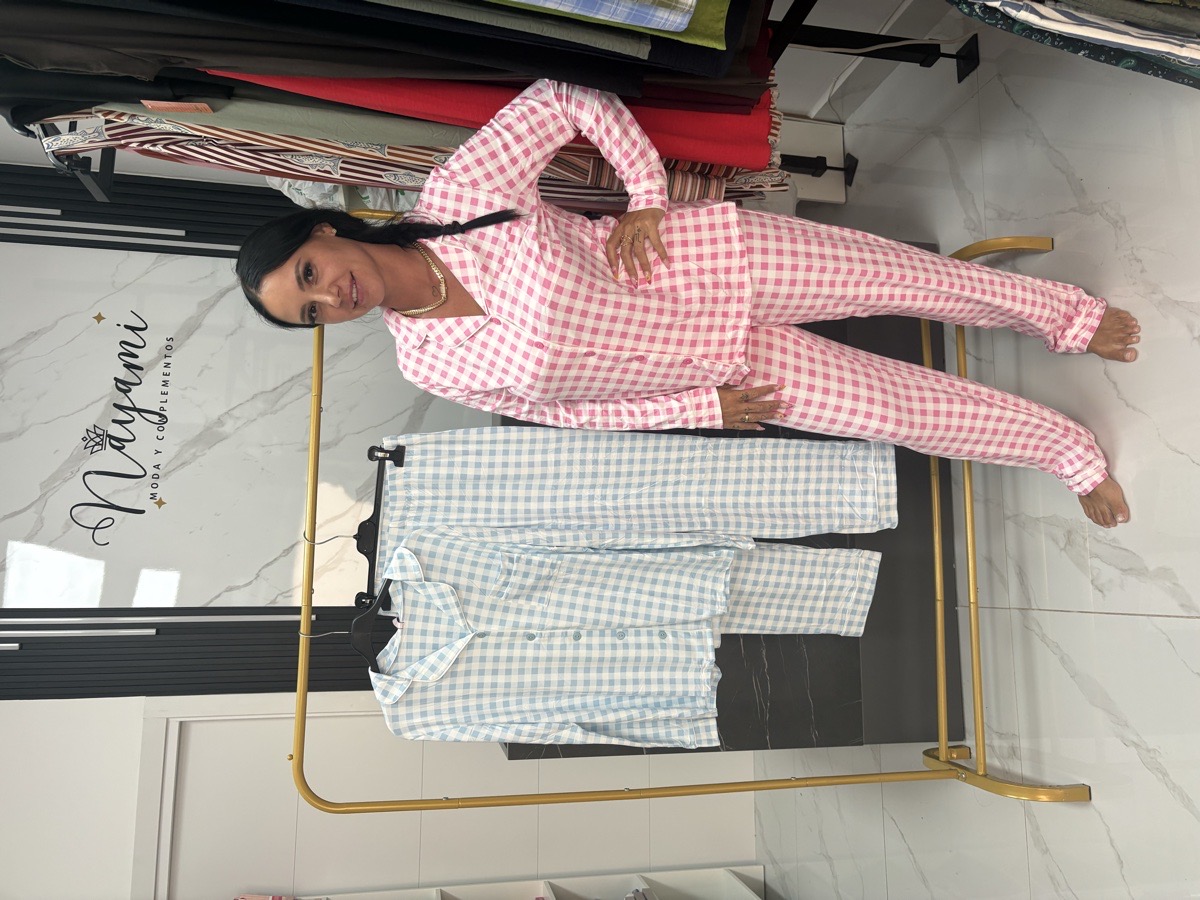 PIJAMA CUADROS BOTONES